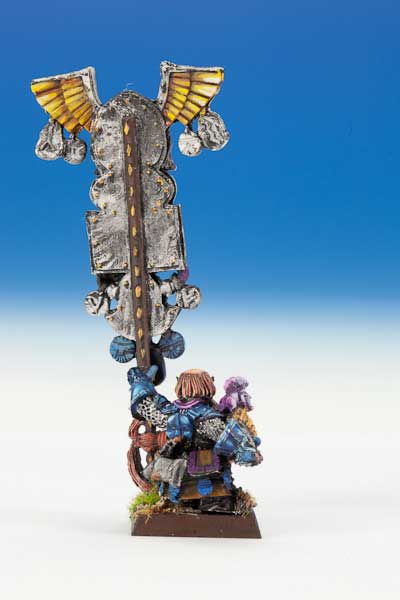 Dwarf Army Standard Bearer: 2005