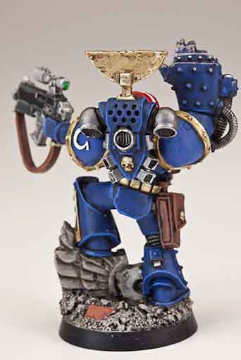 Space Marine Sergeant with Power Fist & Bolter