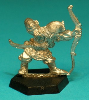 Pose 3, variant D. This variant wears a conical, forwards-pointing helmet with a small crescent-shaped symbol on the front, and a chainmail neckguard. His head looks along the firing line of his arrow, with a slightly open, sneering mouth.