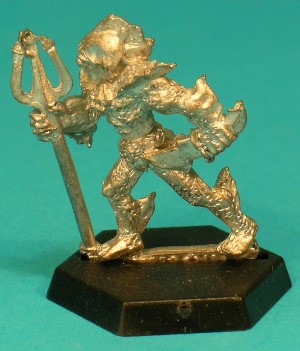 Pose 3, variant D. This figure has an angular head, with long, pointed ears and a 4-spined fin on the back of his head. He has large, oval eyes, his mouth is closed, and his head is turned to his right. Pose 3, variant D. This figure has an angular head, with long, pointed ears and a 4-spined fin on the back of his head. He has large, oval eyes, his mouth is closed, and his head is turned to his right.